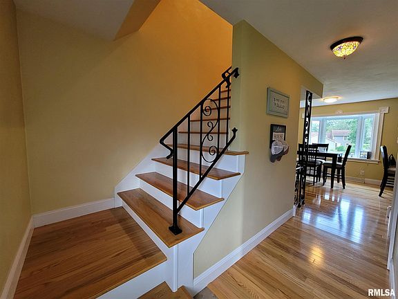 4th image of 424 Hemlock Dr
