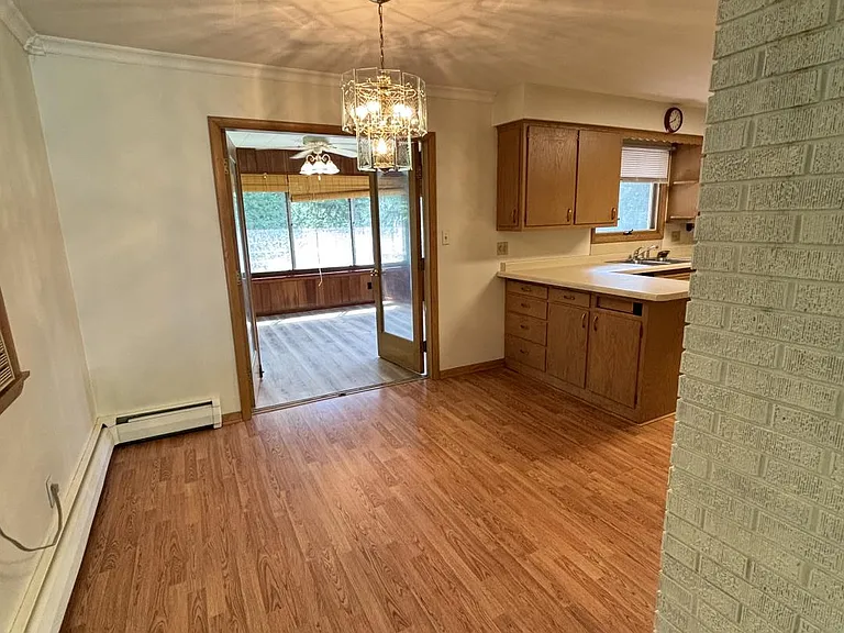 611 Birch St — Photo 9