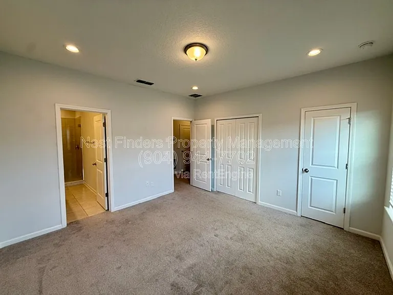 215 Pine Bluff Dr — Photo 14