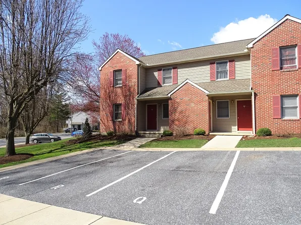 128 Hilldale Dr APT Q, Ephrata, PA 17522