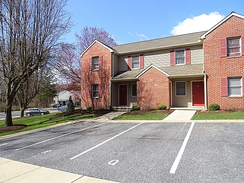 128 Hilldale Dr #Q Photo 1