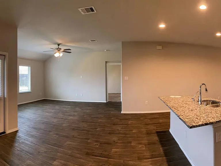 1838 Gibbons Creek Dr — Photo 8