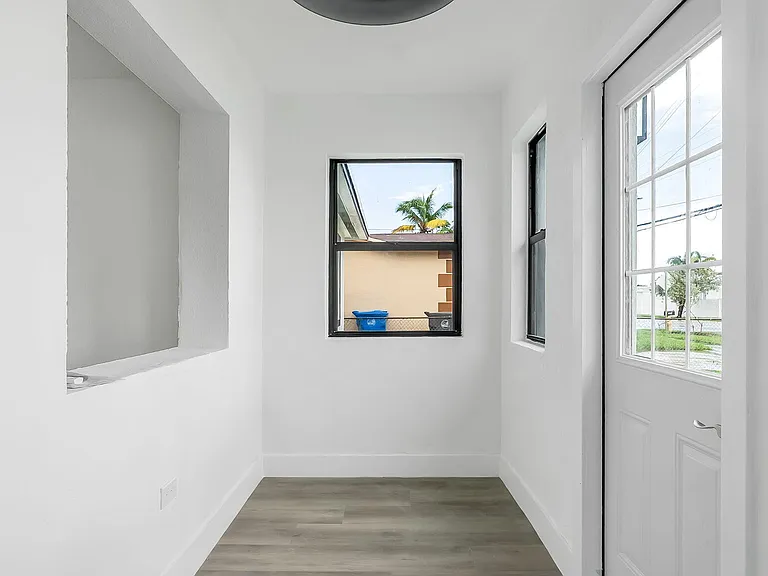 5015 SW 25th St — Photo 20