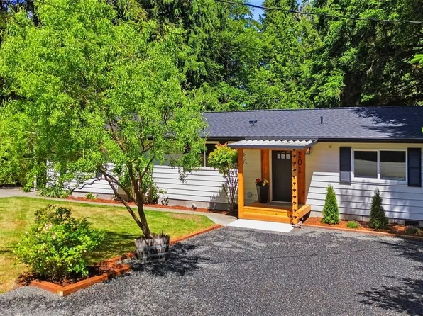 101 E Snow Cap Drive, Belfair, WA 98528