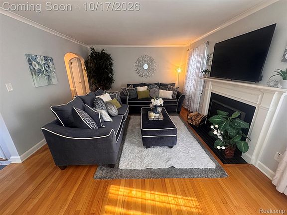 3rd image of 4208 Bishop St