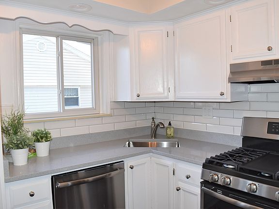 5th image of 7760 Catalpa Ave