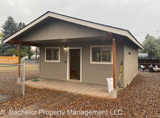 1609 SW 17th St, Redmond, OR 97756