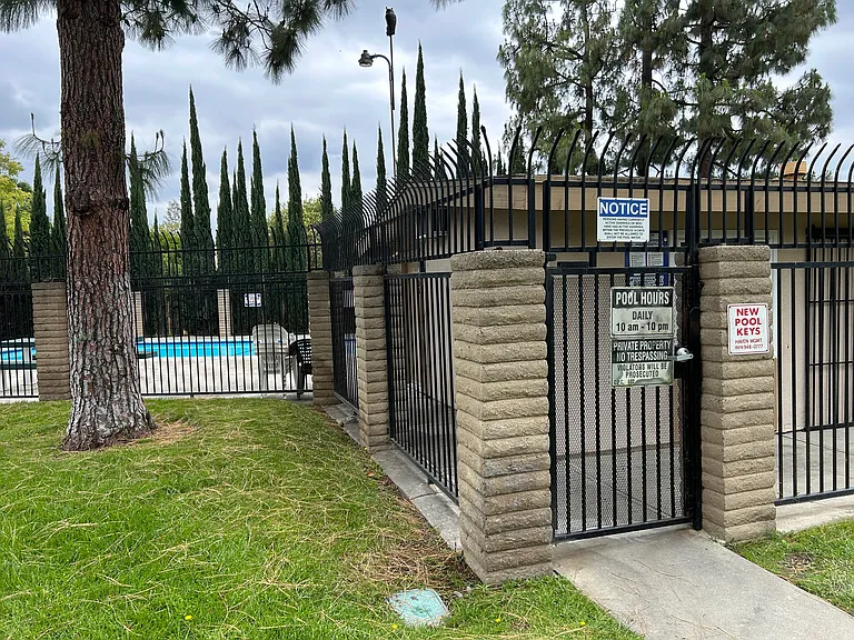 1260 N Avenida Conejo #2 — Photo 21