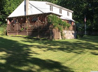 58 Pine St, Hillsdale, NY 12529