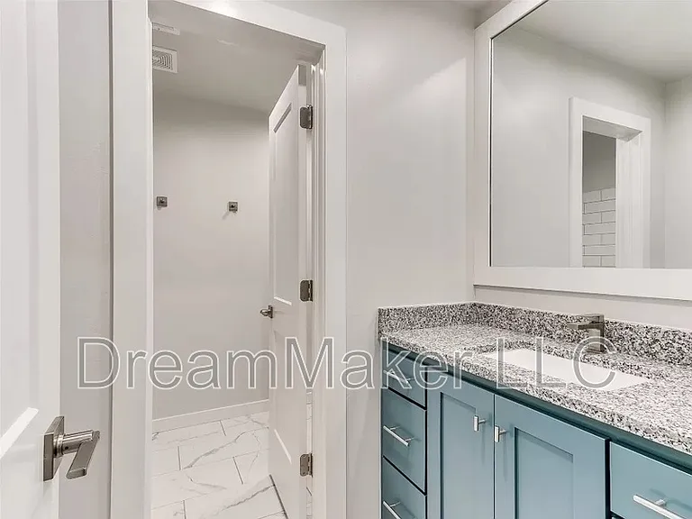 2807 Clifton Ter — Photo 19