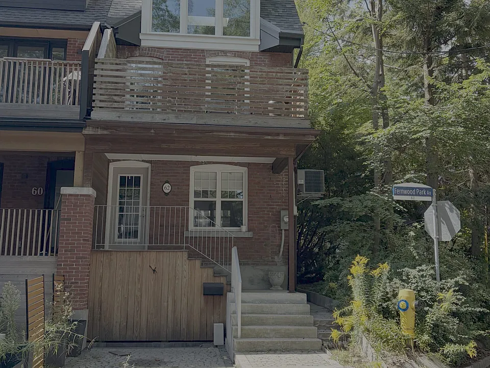 62 Fernwood Park Ave #UPPER