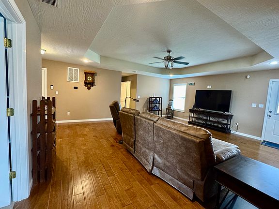 5th image of 145 Chandler Dr