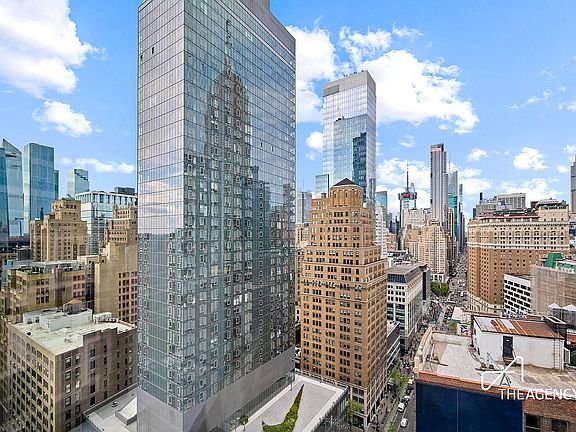 4th image of 50 W 30th St #Penthouse 1