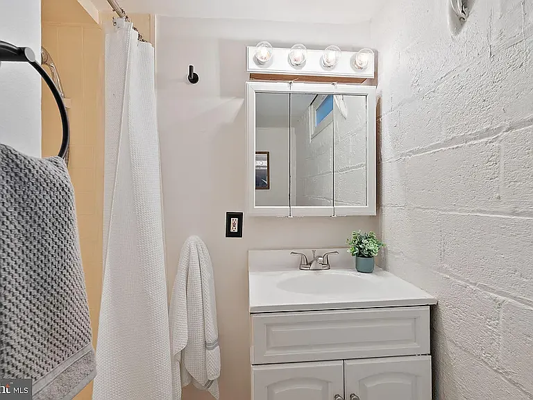5845 Monticello Rd — Photo 29