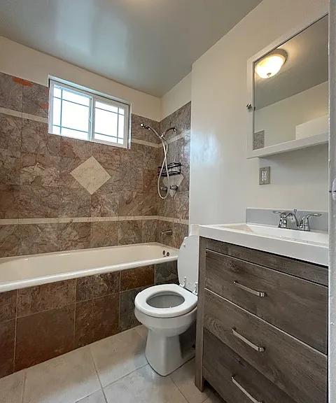 412 1/2 Rose Ave #B — Photo 5