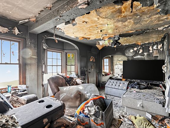 5th image of 1550 High St
