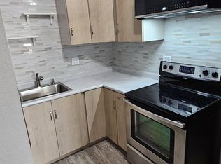 155 N 1st St APT 4, Carlisle, IA 50047