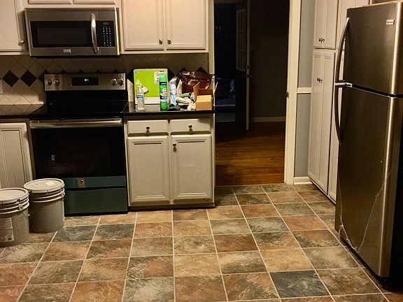 Kitchen, paint in progress