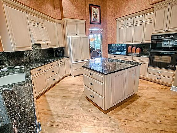 5th image of 2815 Larranaga Dr