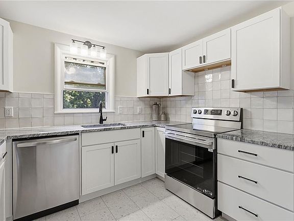 5th image of 5909 Melrose Ln