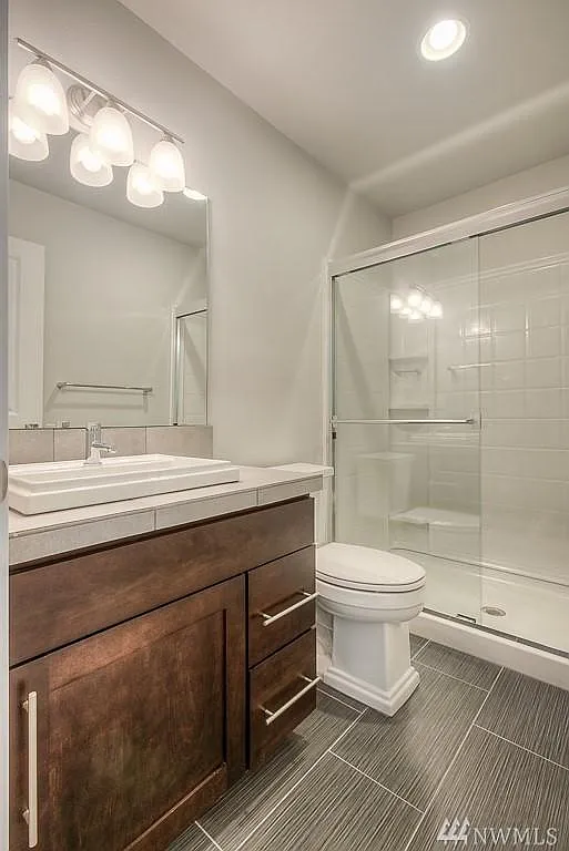4 bed, 3.5 bath, 2225 sqft, $3,500 — Photo 3