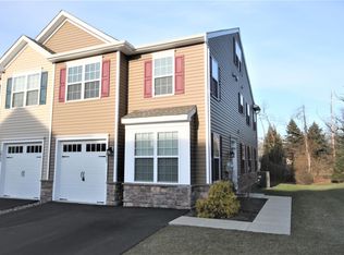 1027 Chapman Cir, Hatfield, PA 19440