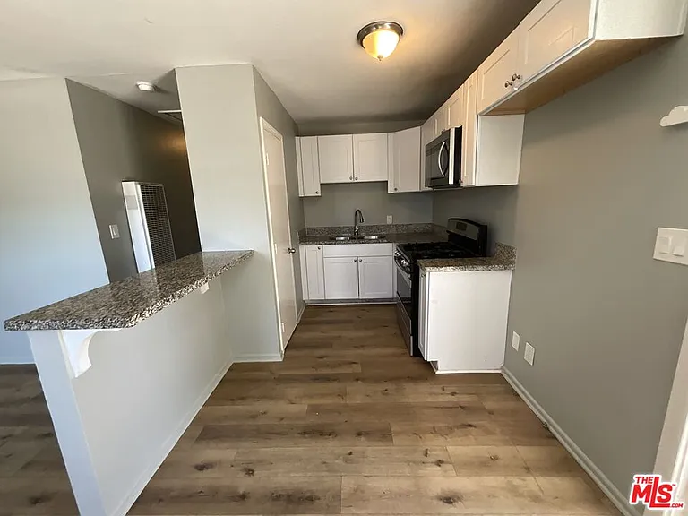 214 S Ramona St — Photo 2