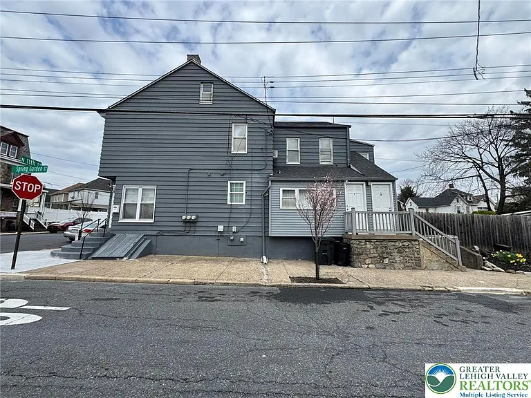 200 N 11th St — Photo 2
