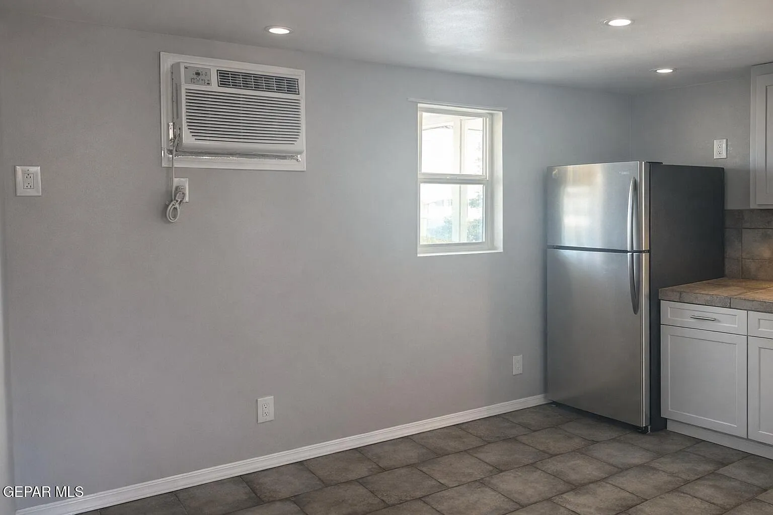 1 bed, 1.0 bath, 450 sqft, $550 — Photo 3