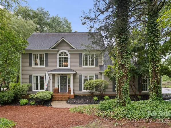 2509 Honey Creek Ln, Matthews, NC 28105