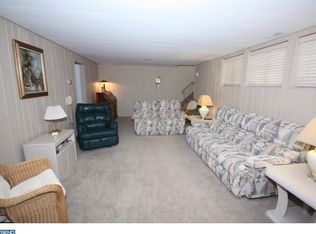 24 Deer Ct, Turnersville, NJ 08012