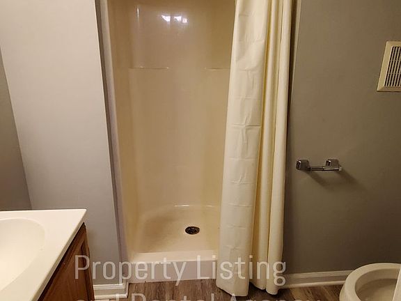 3rd image of 510 Lamont St #4