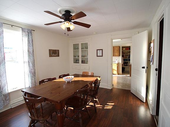 5th image of 528 W Franklin St
