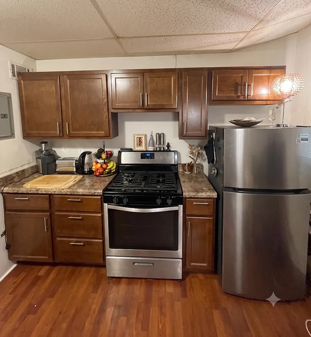 3008 Paulowna Street — Photo 2