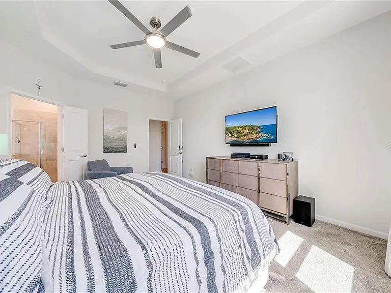 5301 Amersham Ln — Photo 45