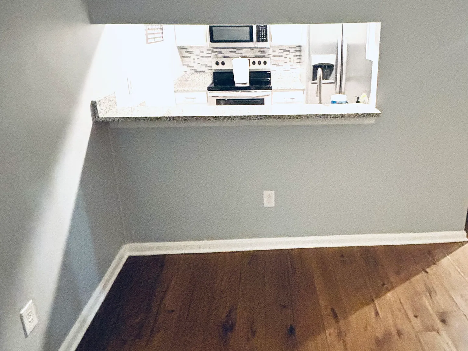 2 bed, 986 sqft, $1,700 — Photo 2