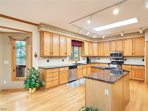 4th image of 14742 King Arthurs Ct
