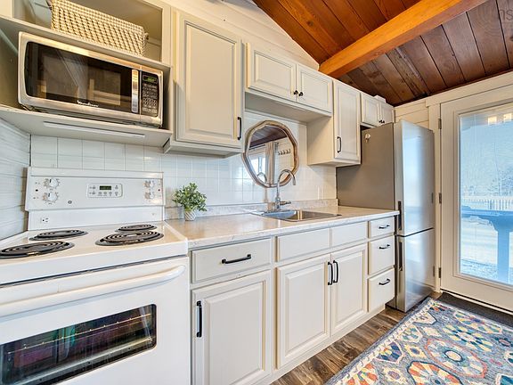 5th image of 168 Shore Club Rd #9