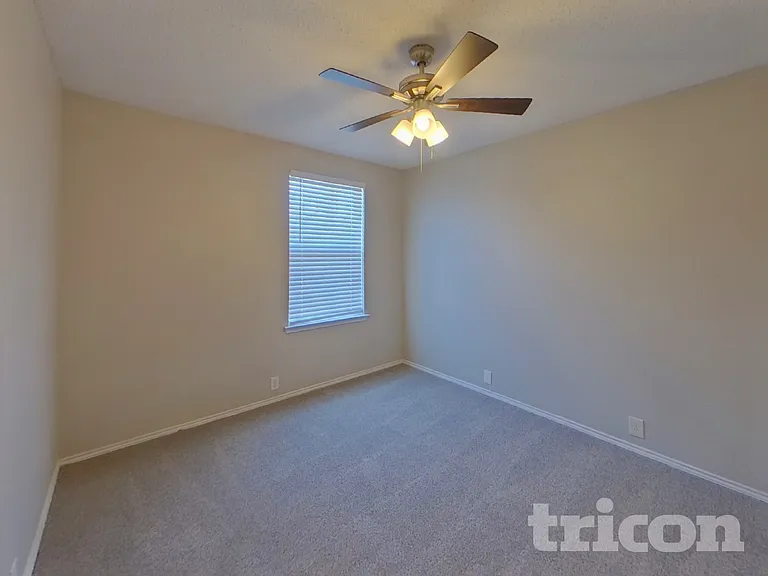 1619 Columbia Dr — Photo 12