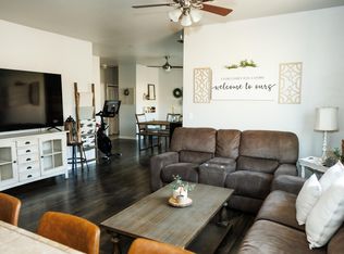 964 Maple Valley Way, Lindsay, CA 93247