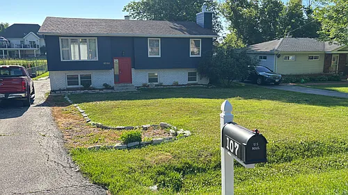 107 Bridgewood Dr Photo 1