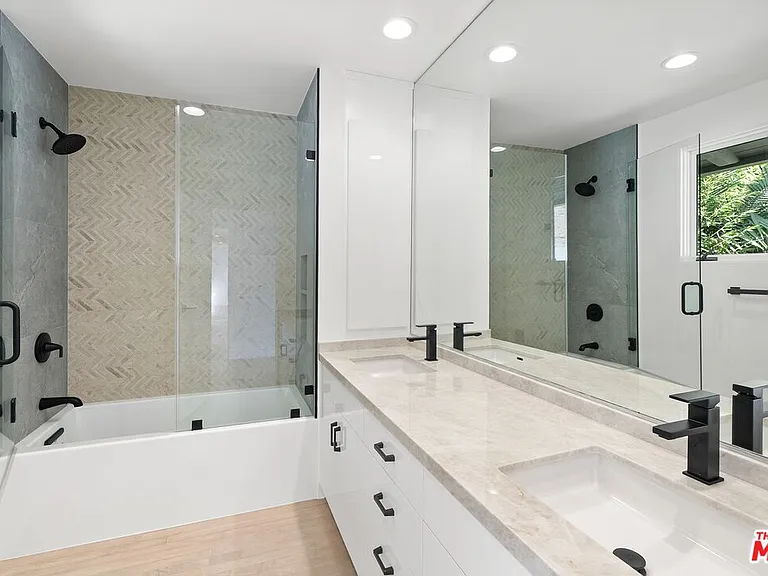 1404 Devlin Dr — Photo 34