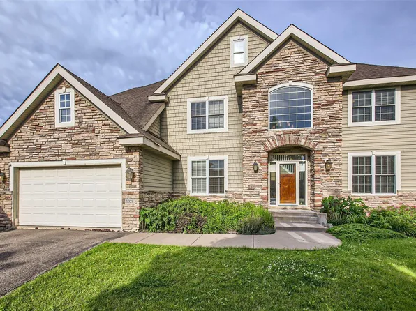 1028 Oak Bluff Cir, Saint Paul, MN 55119