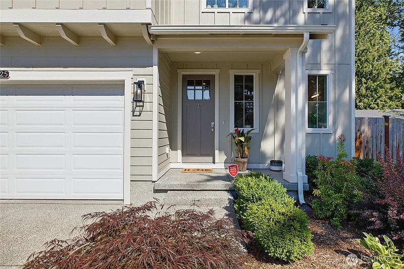 4th image of 18625 11th Avenue Ct E
