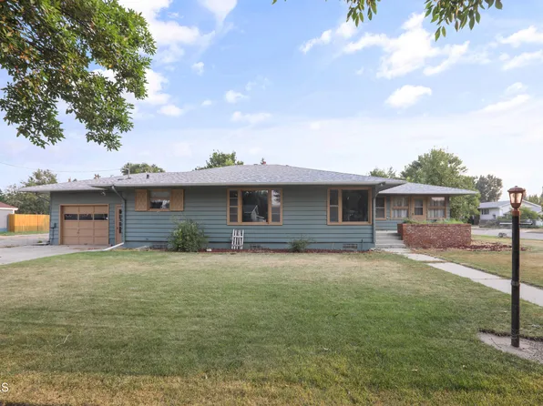 315 20th St E, Williston, ND 58801