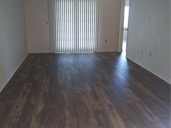 2nd image of 810 E Gilchrist Ct APT 3A