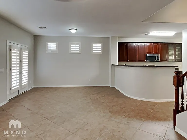 17524 W Mandalay Ln — Photo 4
