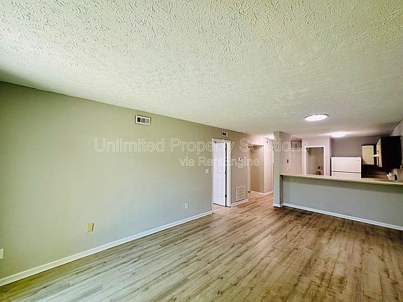 5th image of 205 Sunn Aire Ct APT A
