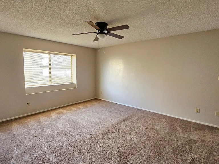 9709 Irene Ave — Photo 9