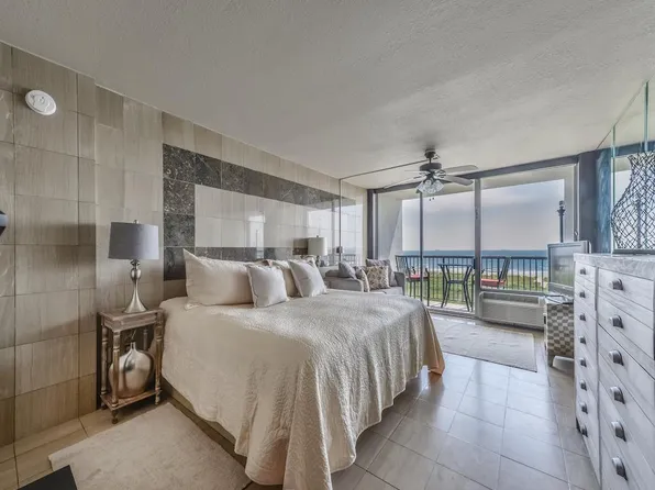 415 E Beach Dr APT 408, Galveston, TX 77550
